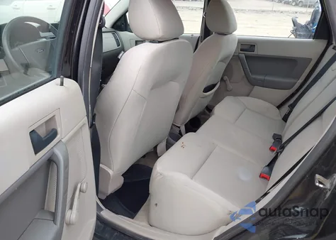 2008 Ford Focus S из США, поврежденный, VIN 1FAHP34N28W227601